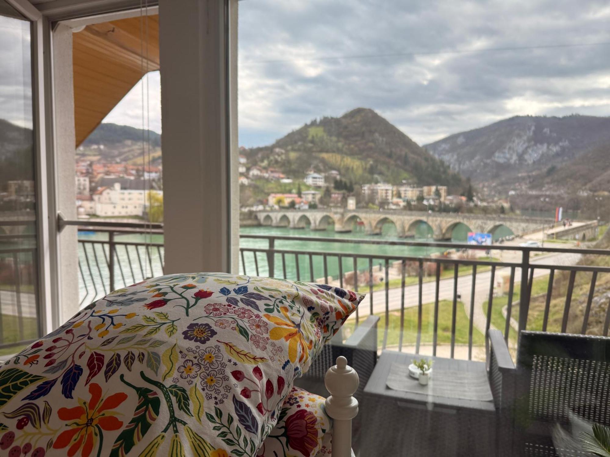 Appartement Ive Andrica 3 à Višegrad Extérieur photo